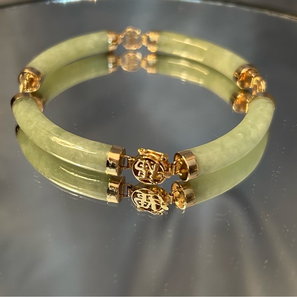 14k Solid Gold and Green Jade Bracelet - Picture 2 of 15